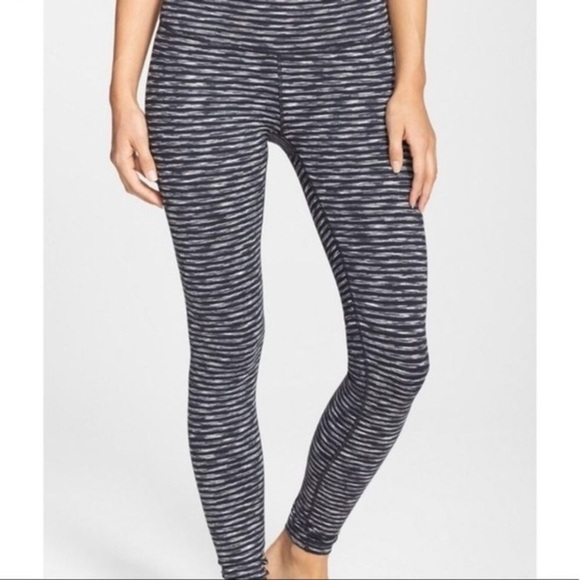 Zella Live In Leggings Black White Grey Stripes Space Dye Size XS - Picture 1 of 7